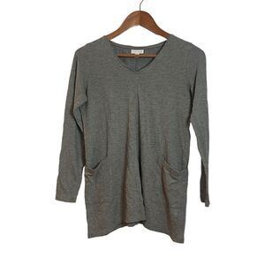 3 for‎ $30! J. Jill grey v neck tunic. Size xsp